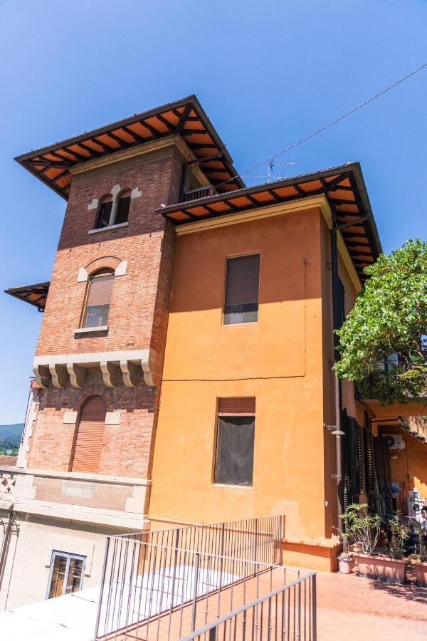 Attico In Villa Storica - Dolcevita Holiday Florens Exteriör bild